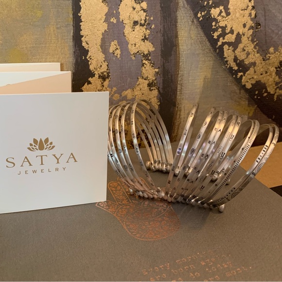 NEW Satya Sterling Silver Large Bangle Bracelet Cuff “Something Special” $349 - Picture 3 of 16